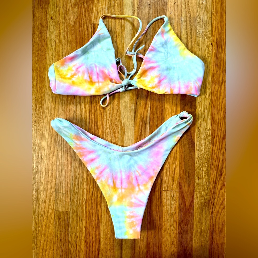 Skatie Woodstock bikini